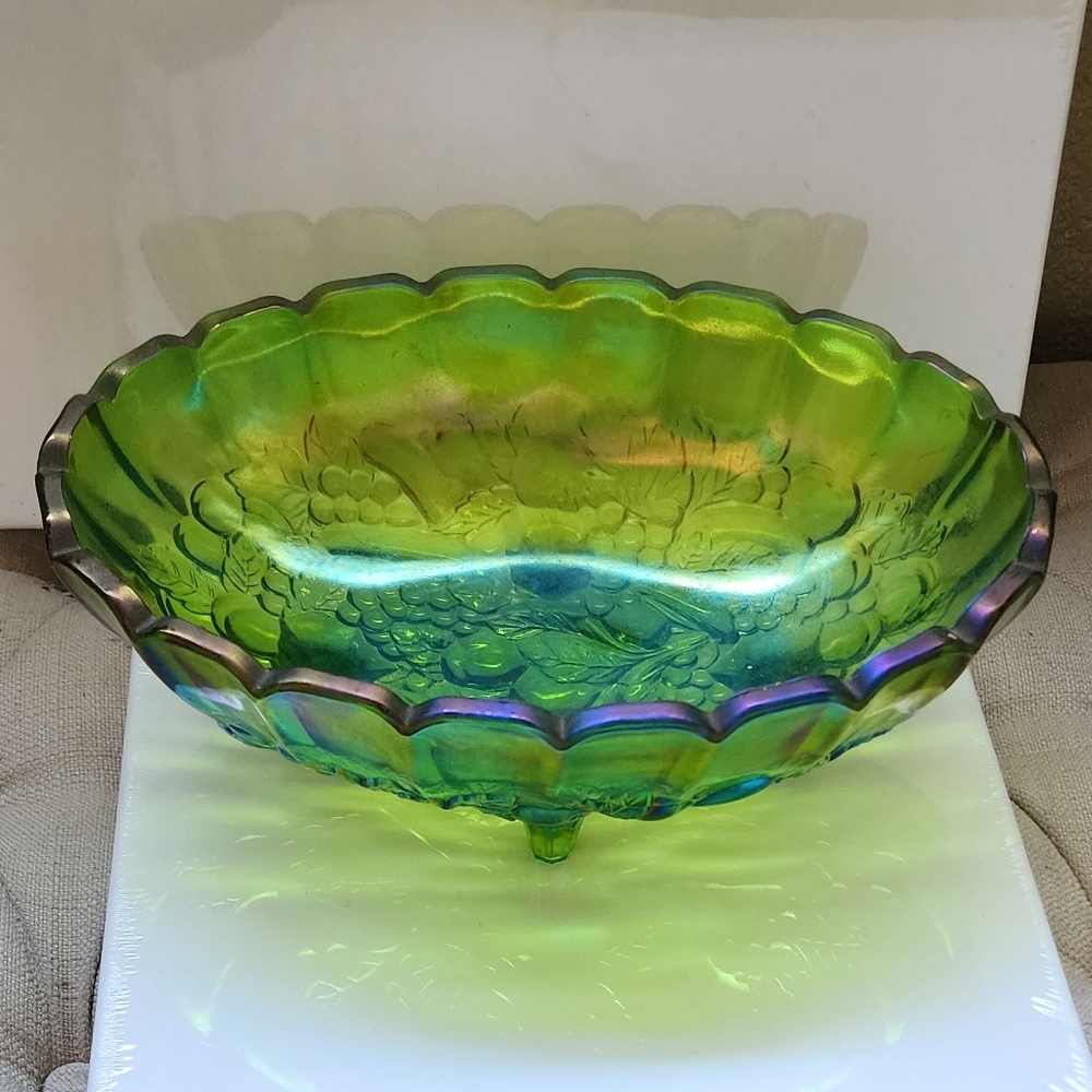 Vintage  fruit  or salad bowl  green.